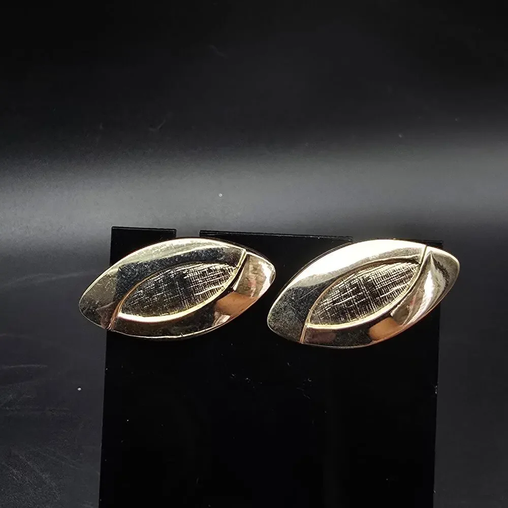 Gold Tone Oval Cufflinks Men's Accessory Vintage